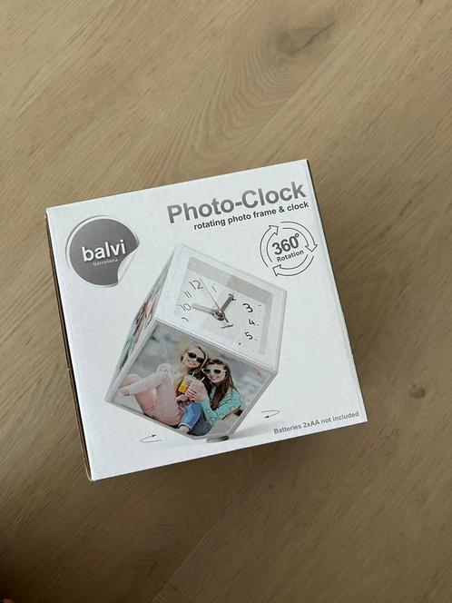 NIEUW Balvi rotating photo frame and clock - draai fotolijst, Audio, Tv en Foto, Fotografie | Fotolijsten, Nieuw, Ophalen