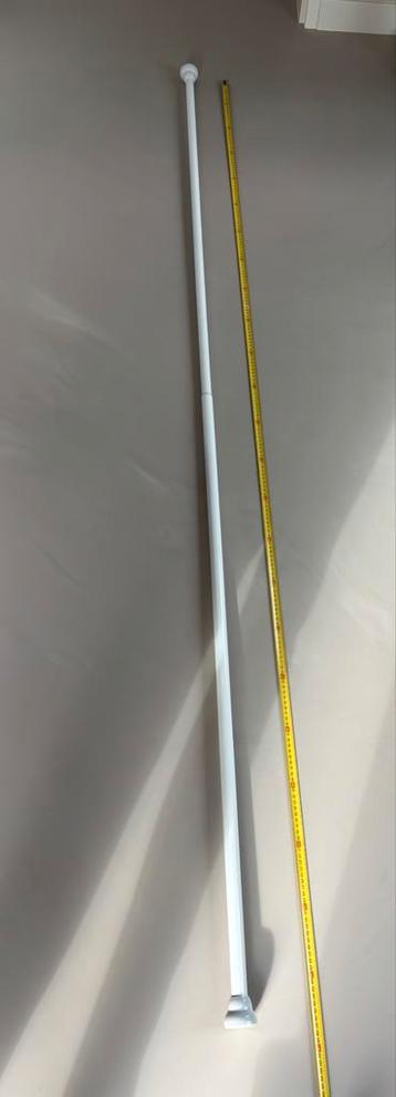 Uitschuifbare gordijnroede (125-235 cm) van play-it beschikbaar voor biedingen