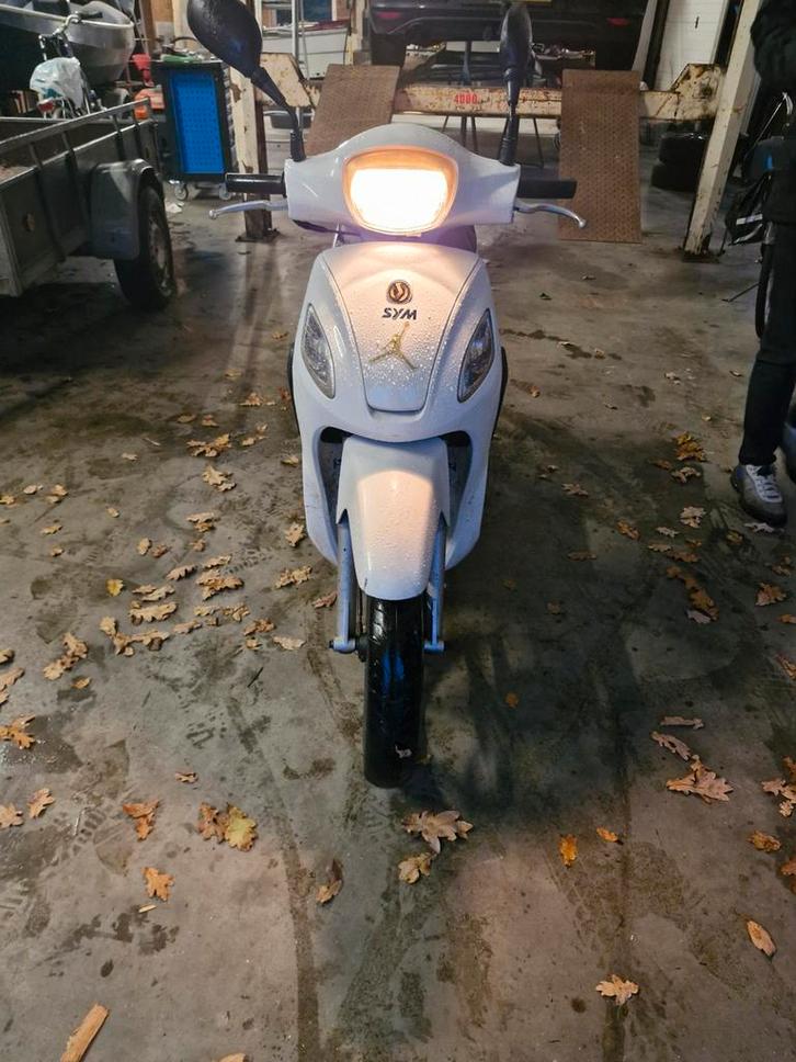 Sym  Scooter  blauw kenteken, Fietsen en Brommers, Scooters | SYM, Gebruikt, Overige modellen, Maximaal 45 km/u, Benzine, Ophalen