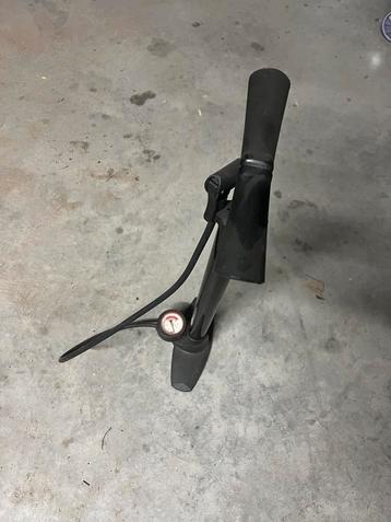 Fiets pomp beschikbaar voor biedingen