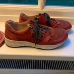 Helvesko rode leren  suede schoenen maat 39, Kleding | Dames, Schoenen, Ophalen of Verzenden, Zo goed als nieuw, Rood