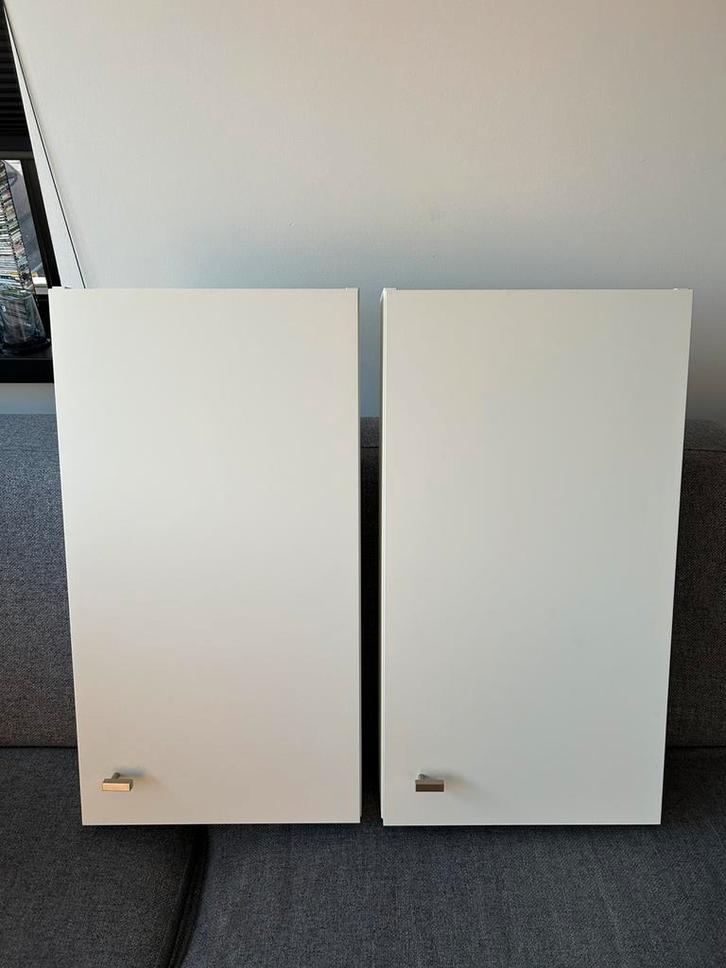 Twee witte IKEA Enhet bovenkasten met twee planken, Huis en Inrichting, Kasten | Lockerkasten, Zo goed als nieuw, Ophalen
