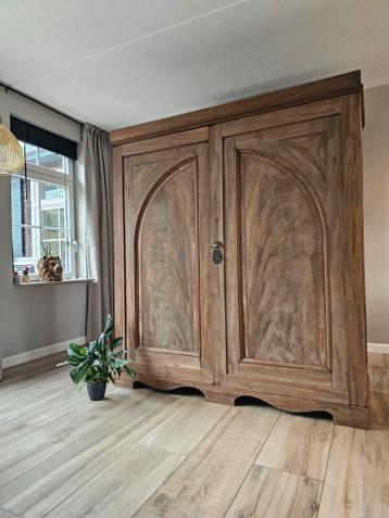 1 pronkstuk van een kledingkast hangkast  met roede - afbeelding 2