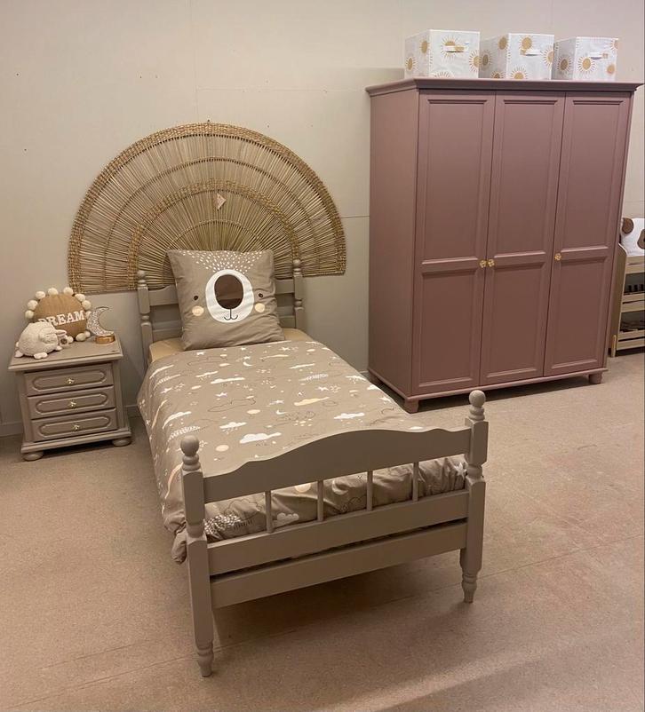 Junior Bed/Eenpersoonsbed, Kinderen en Baby's, Kinderkamer | Bedden, Zo goed als nieuw, 180 cm of meer, 70 tot 85 cm, Lattenbodem