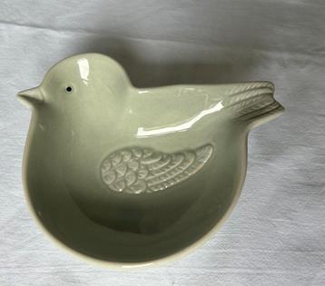 Schaaltje vogel van keramiek beschikbaar voor biedingen