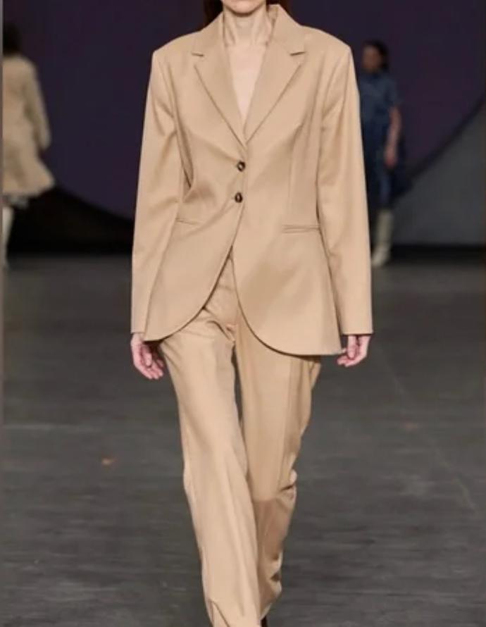 SALE Baum und Pferdgarten mooie camel blazer mt 40/38 ZGAN, Kleding | Dames, Jasjes, Kostuums en Pakken, Zo goed als nieuw, Jasje