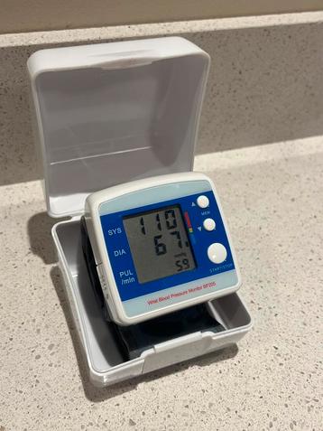 Te koop: prima bloeddrukmeter voor pols beschikbaar voor biedingen