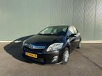 Toyota Auris 1.8 Full Hybrid Asp DEALER ONDERHOUDEN !, Euro 5, 74 €/maand, 4 cilinders, Zwart