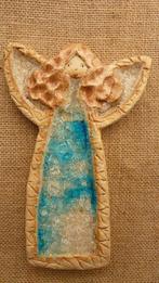 Engel van keramiek : gestempeld merk en ingelegd met glas, Ophalen of Verzenden, Zo goed als nieuw, Beeld(je)