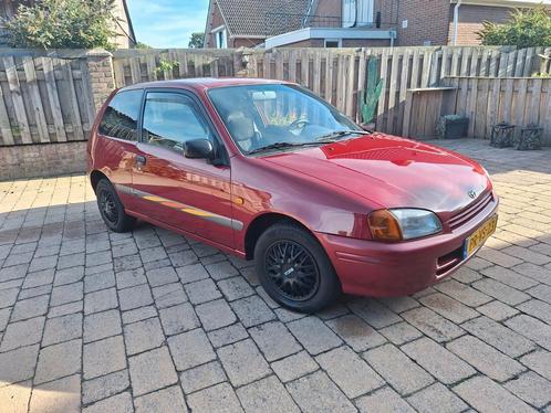 Toyota Starlet 1.3 16V 1996 Rood, Auto's, Toyota, Particulier, Starlet, Benzine, Hatchback, Handgeschakeld, Origineel Nederlands