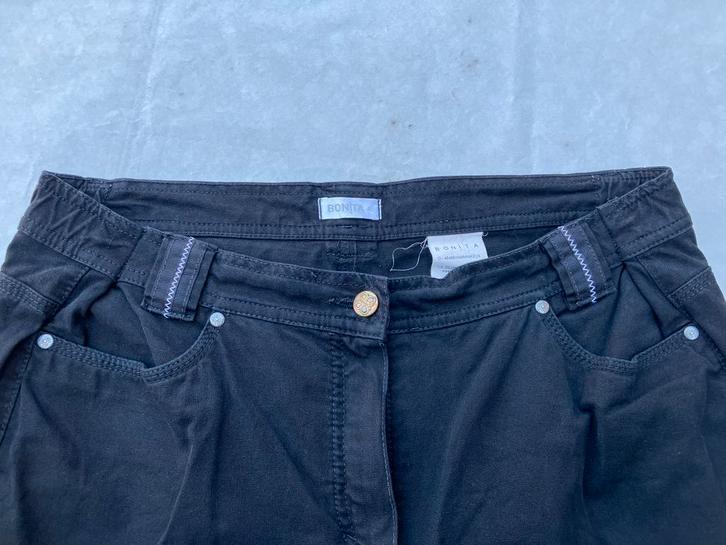 Zwarte broek, maat 46, Bonita, Kleding | Dames, Broeken en Pantalons, Zo goed als nieuw, Maat 46/48 (XL) of groter, Zwart, Ophalen