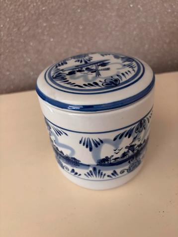Delfts Blauw Potje met Deksel beschikbaar voor biedingen