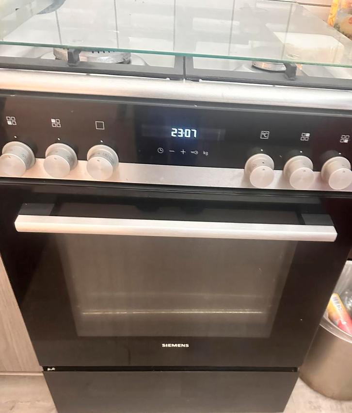 Siemens gasfornuis met oven, Witgoed en Apparatuur, Fornuizen, Zo goed als nieuw, Vrijstaand, Gas, 4 kookzones, 85 tot 90 cm, Ophalen