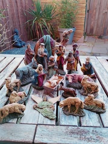 Antiek handgeschilderde rubberen kerststal periode 1920 beschikbaar voor biedingen