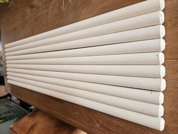 10 nieuwe trapspijlen wit gegrond 27mm beschikbaar voor biedingen