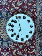 Glazen wandklok dobbelstenen, Ophalen, Wandklok