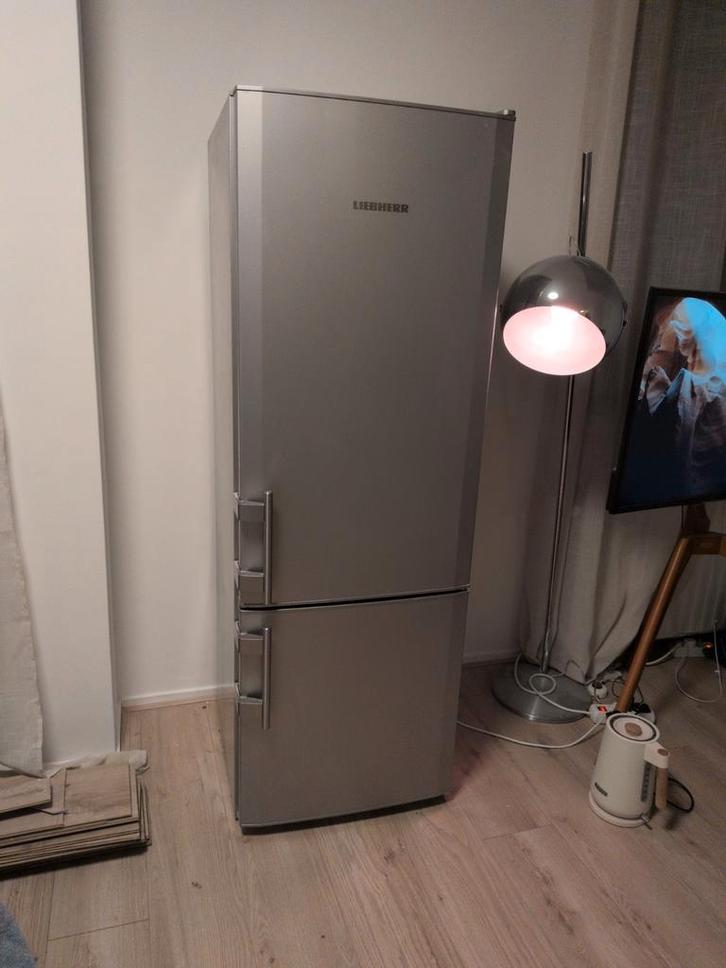 Liebherr Koelvriescombi, Witgoed en Apparatuur, Koelkasten en IJskasten, Gebruikt, Met aparte vriezer, 200 liter of meer, 140 tot 160 cm