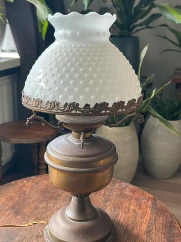 Antiek koper lampje beschikbaar voor biedingen