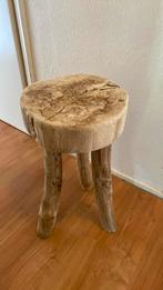 Decoratief houten krukje, Huis en Inrichting, Krukjes, Ophalen of Verzenden, Zo goed als nieuw, Hout