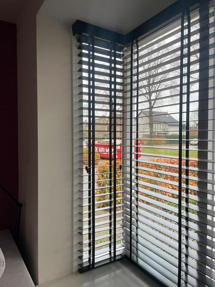 Jaloezieen zwart hout 63mm diverse afmetingen, Huis en Inrichting, Stoffering | Gordijnen en Lamellen, Zo goed als nieuw, 150 tot 200 cm