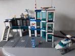 Lego politie kazerne 7498 plus auto,s en helikopter, Kinderen en Baby's, Speelgoed | Duplo en Lego, Ophalen of Verzenden, Gebruikt