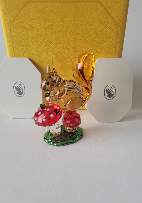Swarovski Idyllia Eekhoorn en Paddenstoelen.Kristallijn Shop, Verzamelen, Swarovski, Nieuw, Figuurtje, Verzenden