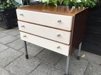 Vintage ladekast. Jaren 70. metalen en houten pootjes, Huis en Inrichting, Kasten | Ladekasten, Zo goed als nieuw, 3 of 4 laden