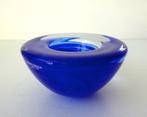 Glazen schaal helder donkerblauw Kosta Boda Zweden 3860-s, Antiek en Kunst, Antiek | Glas en Kristal, Ophalen of Verzenden