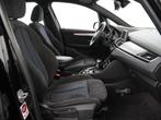 BMW 2-serie Active Tourer 218i M Sport Executive | Navigatie, Auto's, 136 pk, Gebruikt, Alcantara, Zwart