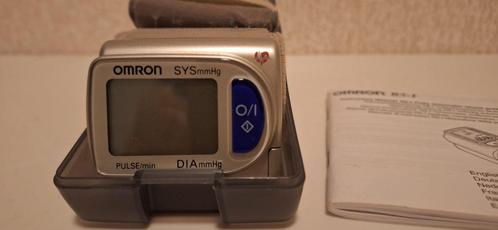 Omron RS-I I volautomatische pols bloeddruk monitor, Sport en Fitness, Gezondheidsproducten en Wellness, Zo goed als nieuw, Overige typen