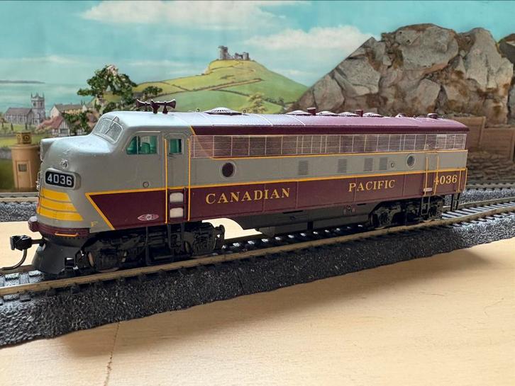Intermountain FP7 Canadian Pacific, Hobby en Vrije tijd, Modeltreinen | H0, Gebruikt, Locomotief, Gelijkstroom, Overige merken