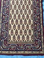 Vloerkleed model als loper echt mooie 230 cm lang voor 30eur, Zacht geel  kleur verwerkt, 200 cm of meer, Zo goed als nieuw, Rechthoekig