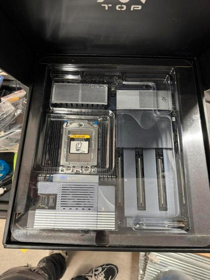 TRX50 AI TOP moederbord, Computers en Software, Moederborden, Nieuw, DDR5, Ophalen