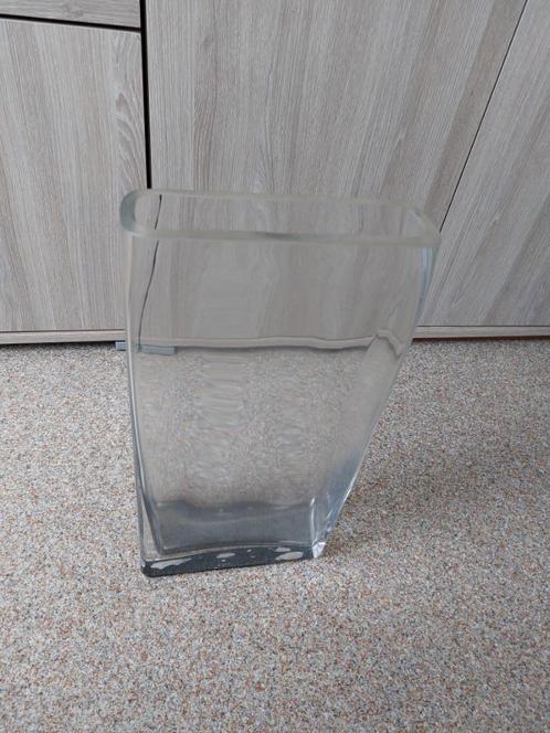 Stevige vaas van dik glas - Hoogte 40 cm., Huis en Inrichting, Woonaccessoires | Vazen, Zo goed als nieuw, Overige kleuren, Minder dan 50 cm
