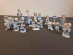 Beeldjes beelden blauw kindjes hondje zwaan stel man vrouw, Verzamelen, Ophalen of Verzenden, Zo goed als nieuw, Mens
