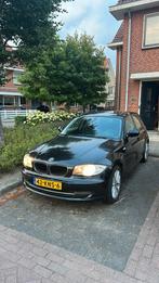 BMW 1-Serie 2.0 116I 5DR 2010 Zwart, Auto's, 1-Serie, 65 €/maand, Achterwielaandrijving, 1995 cc