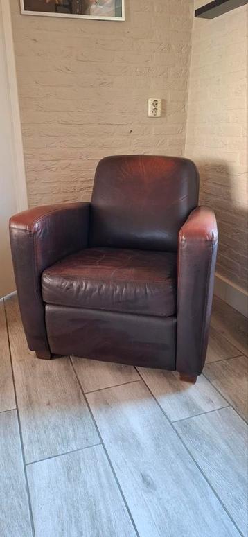 Mooi bruin leren fauteuil. beschikbaar voor biedingen