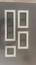 Jung LS plus afdekraam edelstaal RVS, Ophalen of Verzenden, Zo goed als nieuw, Stopcontact