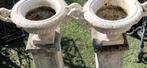 2 gietijzeren siervazen (excl sokkels) (brocante), Tuin en Terras, Ophalen of Verzenden, Gebruikt
