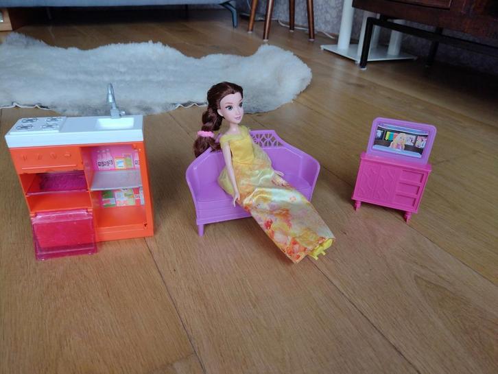 Barbie Meubels, Accessoires & Prinses Belle, Kinderen en Baby's, Speelgoed | Poppen, Gebruikt, Barbie, Ophalen of Verzenden
