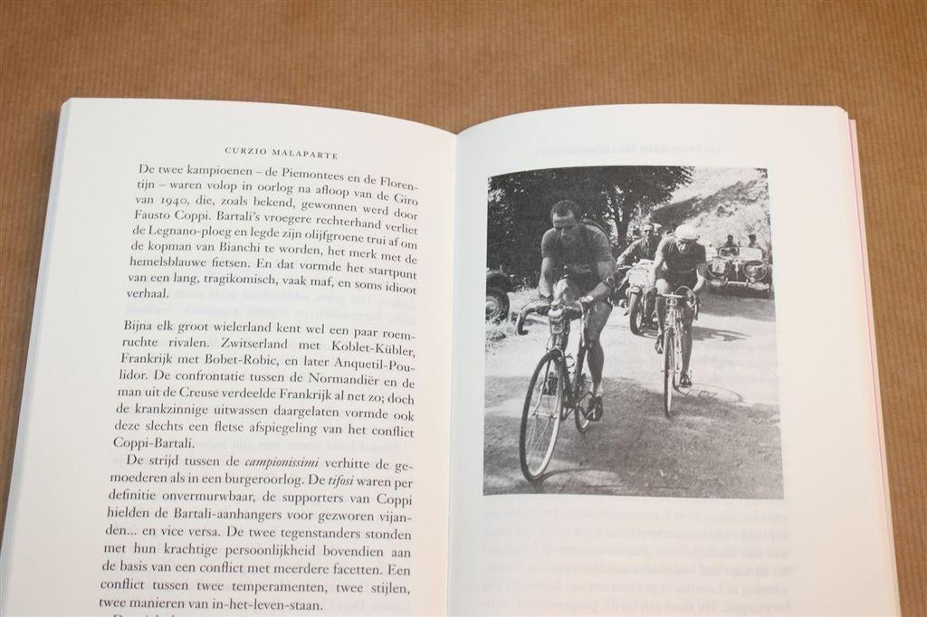 Coppi & Bartali — Italiaanse Wielrenrivalen Malaparte, Ophalen of Verzenden, Gelezen, Watersport en Hengelsport