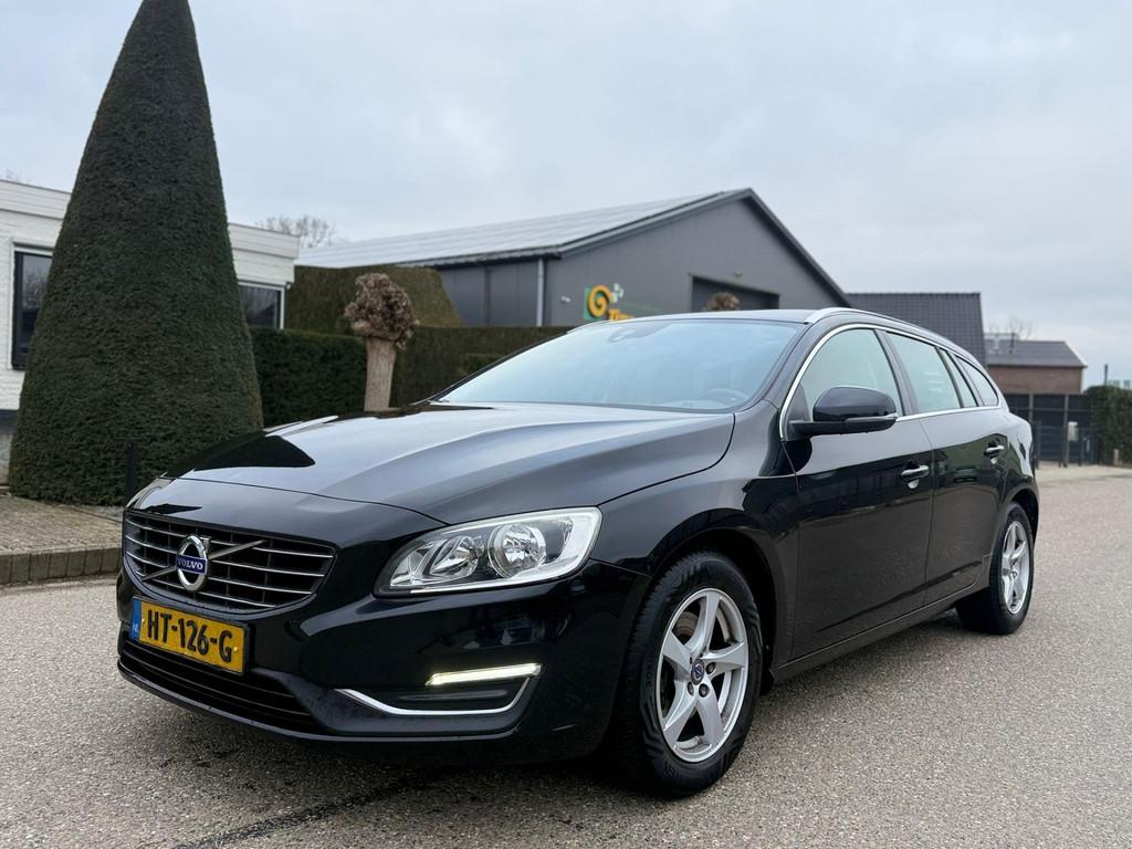 Volvo V60 2.0 D3 Summum Business AUT 2015 Navi/Clima/Lmv, Auto's, Gebruikt, Euro 6, Zwart, Te koop