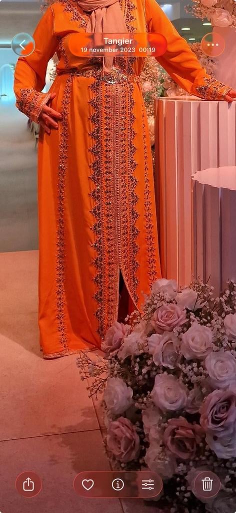 Prachtige gele Kaftan met Gedetailleerd Borduurwerk, Maat 38/40 (M), Oranje, Ophalen of Verzenden, Onder de knie