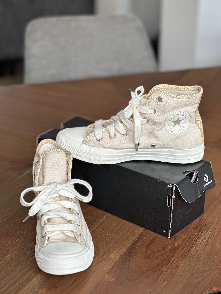Allstars crème mt 37,5 nieuw, Kleding | Dames, Schoenen, Beige, Nieuw, Ophalen of Verzenden, Sneakers of Gympen