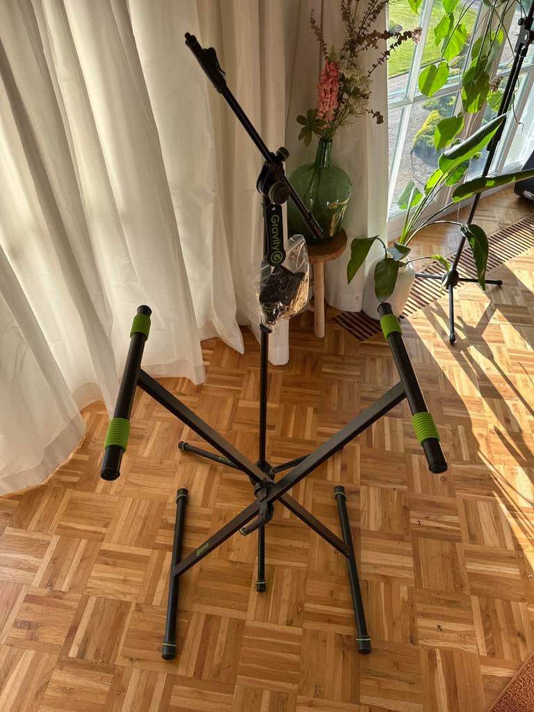 Keyboard standaard en microfoon standaard van GRAVITY, Muziek en Instrumenten, Standaards, Ophalen of Verzenden, Zo goed als nieuw