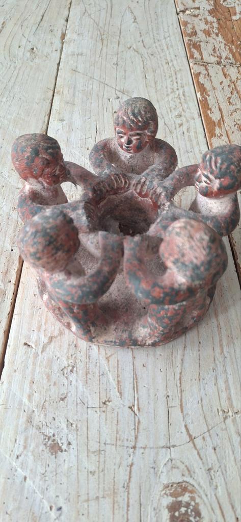 Vriendenkring beeldje van 5 figuren, Verzamelen, Beelden en Beeldjes, Ophalen of Verzenden