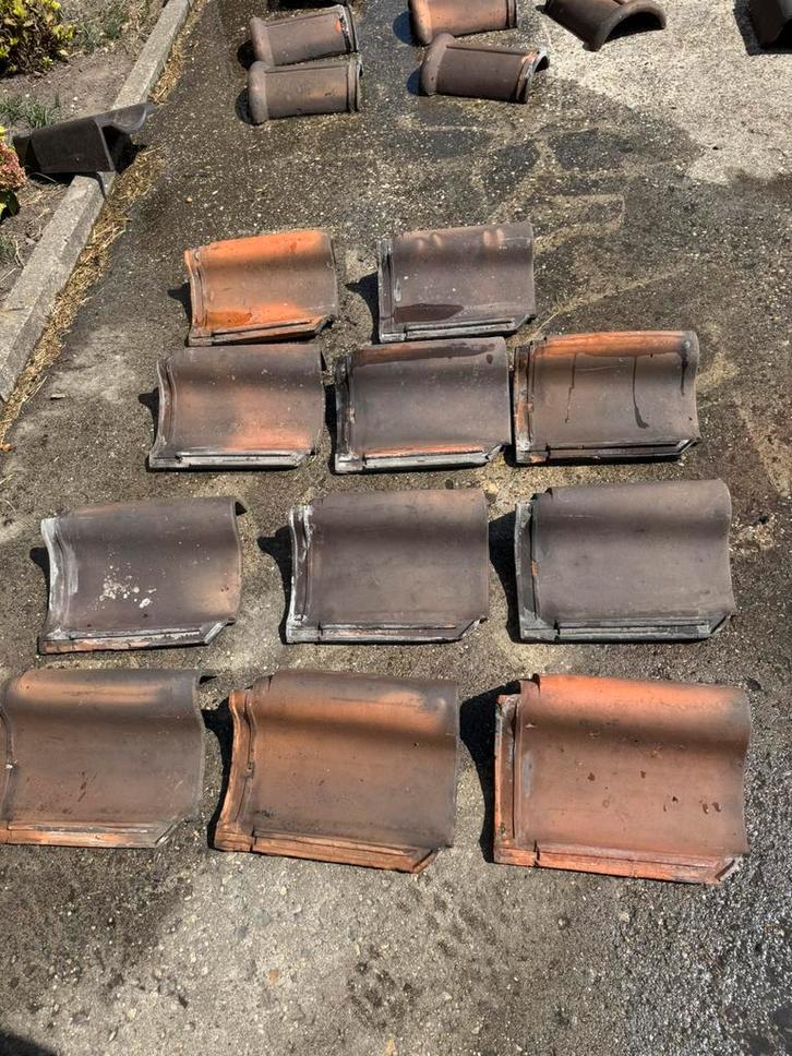 De verbeterde Hollandse pan rechter kant pan en nokvorsten, Doe-het-zelf en Verbouw, Dakpannen en Dakbedekking, Zo goed als nieuw