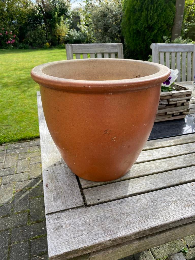 Grote ronde terracotta pot te koop., Tuin en Terras, 25 tot 40 cm, Gebruikt, Rond, Ophalen of Verzenden