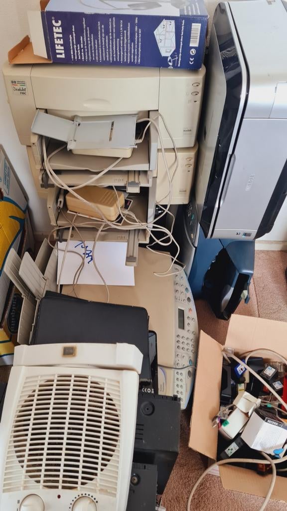 Partij niet werkende elektronische apparaten, Ophalen