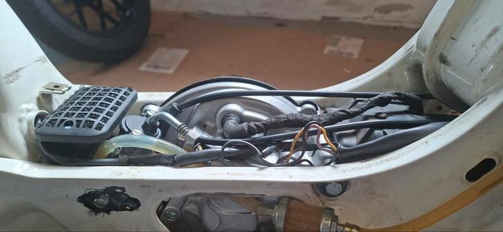 Complete 80cc set: vario, uitlaat, carburateur, Fietsen en Brommers, Brommeronderdelen | Algemeen, Zo goed als nieuw, Blok, Ophalen of Verzenden